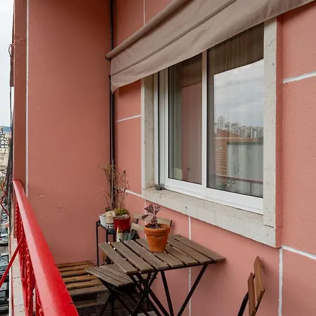 Lisbon Riverside Retreat 2br In דירה אלמאדה