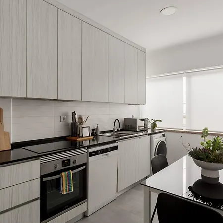 Lisbon Riverside Retreat 2br In * Almada