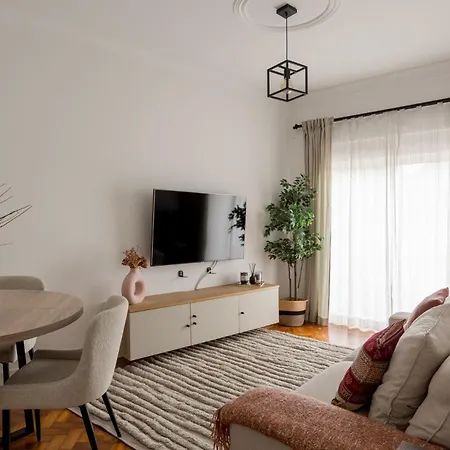 Lisbon Riverside Retreat 2br In Almada