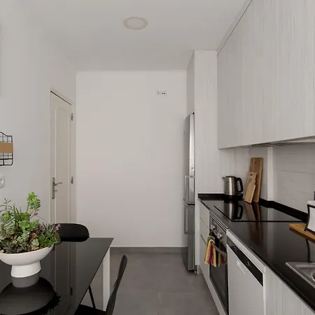 Lisbon Riverside Retreat 2br In *