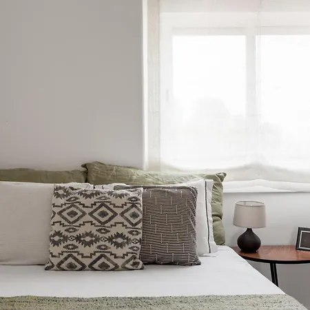 Lisbon Riverside Retreat 2br In דירה אלמאדה