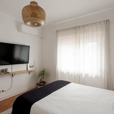 דירה Lisbon Riverside Retreat 2br In *