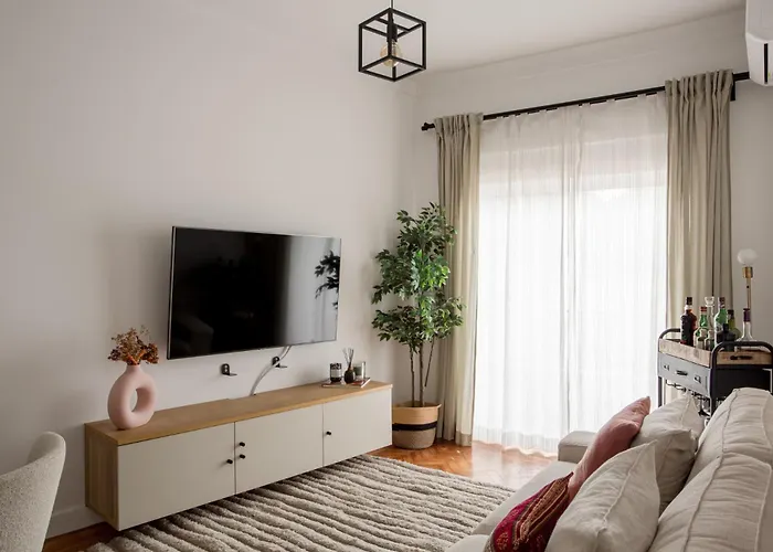 Lisbon Riverside Retreat 2br In דירה *
