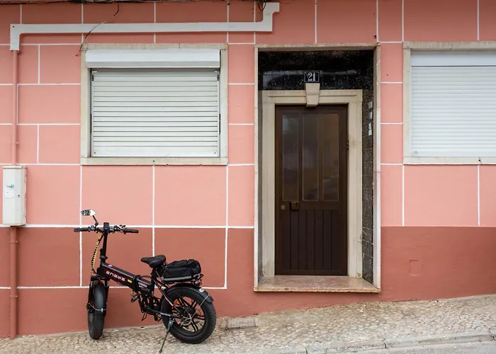 Lisbon Riverside Retreat 2br In דירה