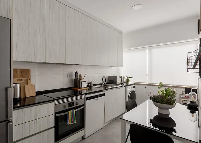 Lisbon Riverside Retreat 2br In * Almada