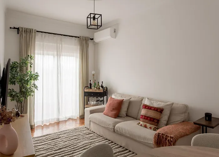 Appartamento Lisbon Riverside Retreat 2br In Almada